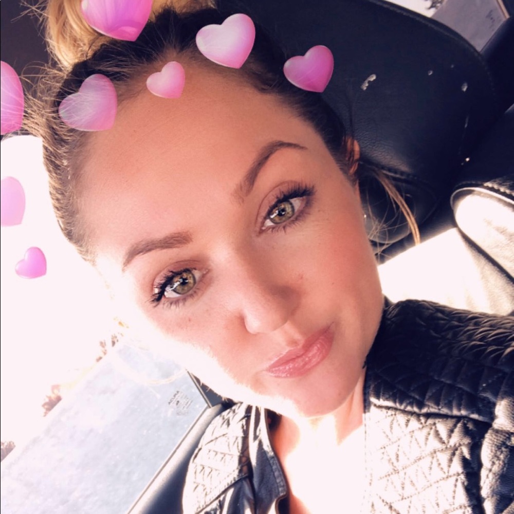 Meet your Posher, Alyssa